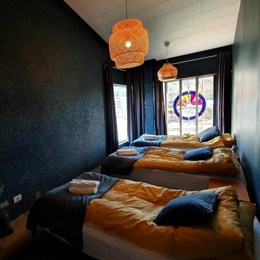 The Bank Sleeping Guesthouse Neskaupstadur ภายนอก รูปภาพ